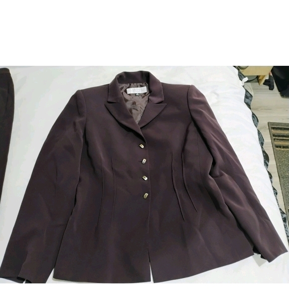 Tahari Jackets & Blazers - Tahari Arthur S Levine Lined Blazer and Pants Deep Purple Size 8P